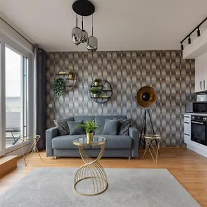 Luxurious Living With Beautiful Terrace Apartment