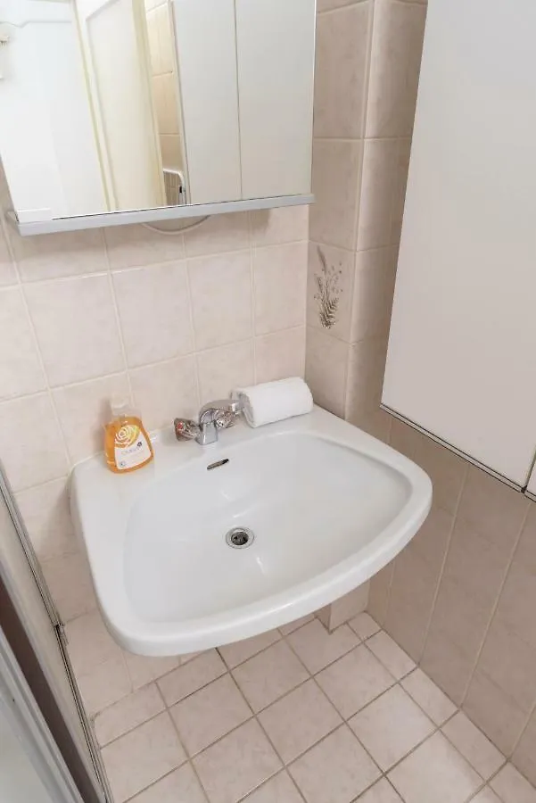 Ferienwohnung Kriehubergasse by ichbucheAT Wien Apartment