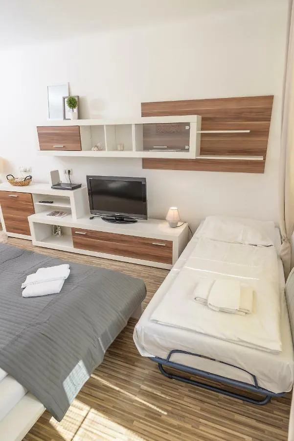 Apartment Ferienwohnung Kriehubergasse by ichbucheAT Wien